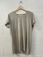 Load image into Gallery viewer, Lululemon Athletic Top Size XXL
