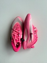 Load image into Gallery viewer, Nike Womens Athletic Shoes Womens 8
