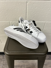 Load image into Gallery viewer, Adidas Casual Shoes Womens 9.5

