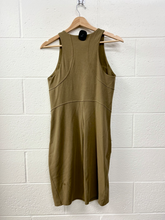 Load image into Gallery viewer, Lulu Lemon Dress Size Medium

