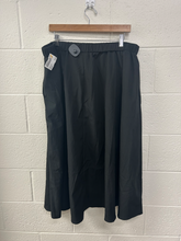 Load image into Gallery viewer, Long Skirt Size 3XL
