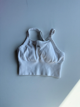 Load image into Gallery viewer, Alo Athletic Top Size Medium
