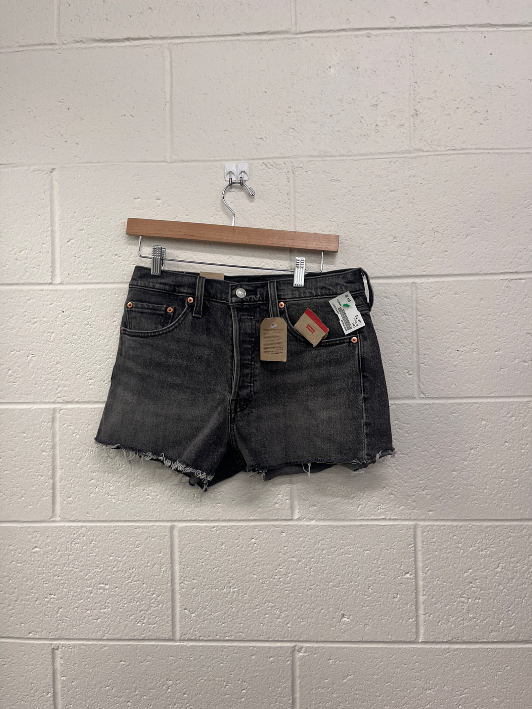 Levi Shorts Size 7/8