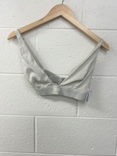 Load image into Gallery viewer, Skims Sports Bra Size Medium
