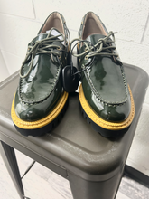 Load image into Gallery viewer, Casual Shoes Womens 7.5
