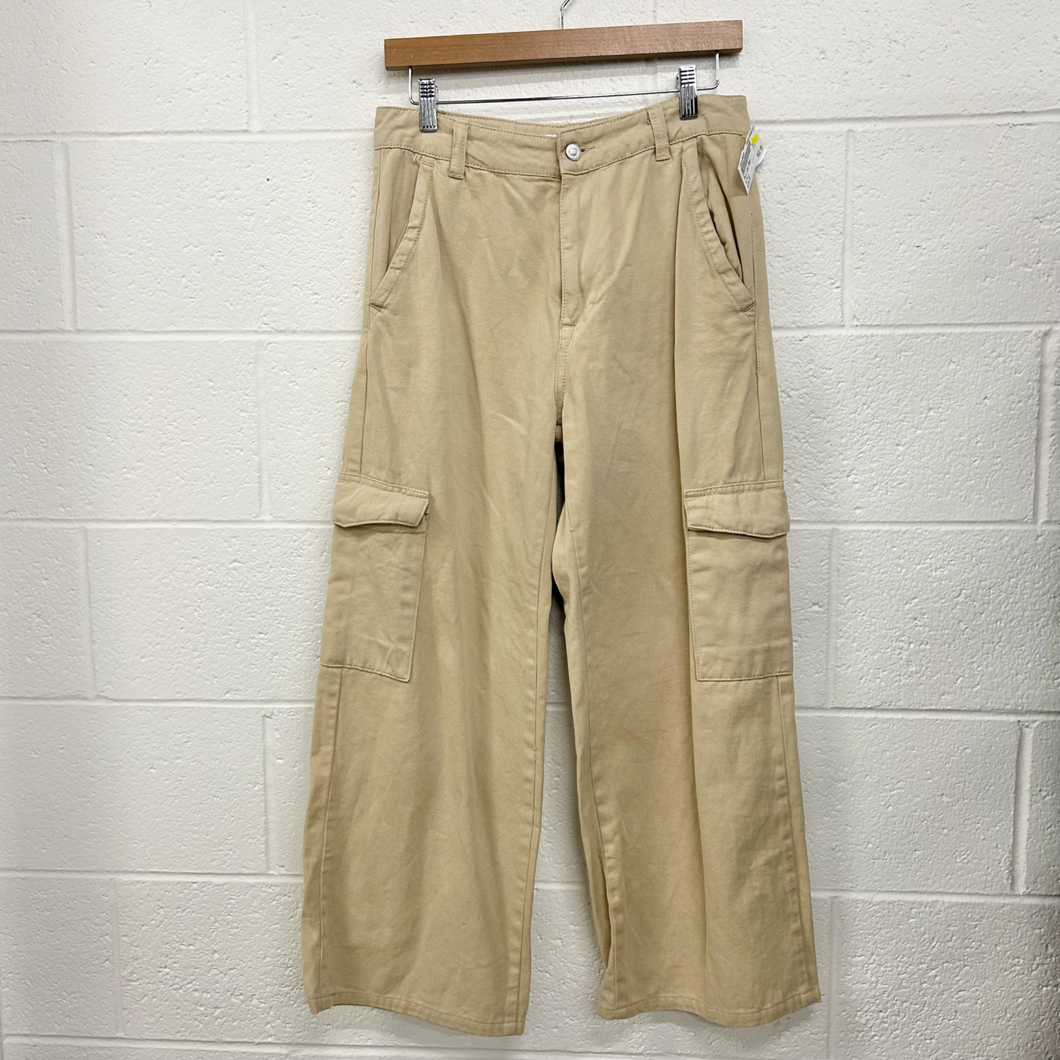 Pull And Bear Pants Size Medium