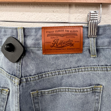 Load image into Gallery viewer, Denim Size 2 (26)
