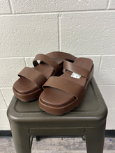 Load image into Gallery viewer, Torrid Sandals Womens 9.5
