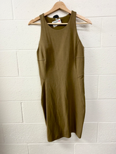 Load image into Gallery viewer, Lulu Lemon Dress Size Medium
