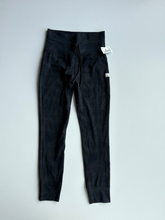 Load image into Gallery viewer, Vuori Athletic Pants Size Small
