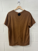 Load image into Gallery viewer, Lululemon Athletic Top Size Medium
