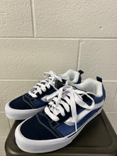 Load image into Gallery viewer, Vans Casual Shoes Mens 11
