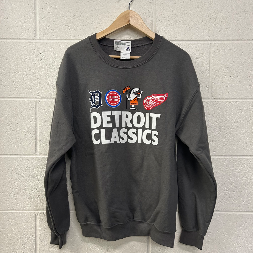 Gildan Sweatshirt Size Medium