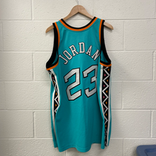Load image into Gallery viewer, Mitchell &amp; Ness Short Sleeve Top Size Extra Large
