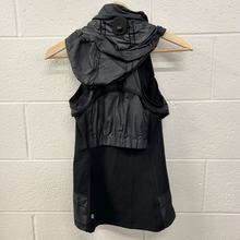 Load image into Gallery viewer, Lulu Lemon Athletic Jacket Size Small
