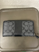 Load image into Gallery viewer, Coach Purse
