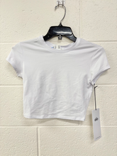 Load image into Gallery viewer, Alo Athletic Top Size Small
