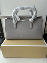 Load image into Gallery viewer, Michael Kors Purse
