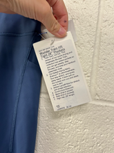 Load image into Gallery viewer, Lululemon Athletic Pants Size 11/12 (31)
