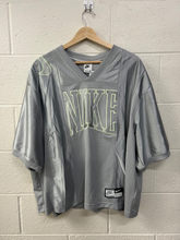 Load image into Gallery viewer, Nike Athletic Top Size Large
