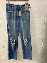 Load image into Gallery viewer, Levi Denim Size 3/4 (27)
