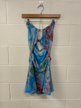 Load image into Gallery viewer, Dress Size Small
