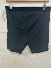 Load image into Gallery viewer, Skims Shorts Size Extra Large
