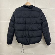 Load image into Gallery viewer, Lulu Lemon Outerwear Size Small
