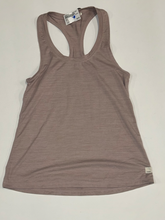 Load image into Gallery viewer, Vuori Tank Top Size Small
