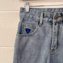 Load image into Gallery viewer, Denim Size 2 (26)
