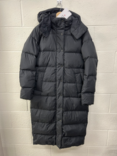 Load image into Gallery viewer, Lulu Lemon Heavy Outerwear Size Small
