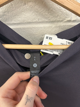 Load image into Gallery viewer, Lulu Lemon Athletic Top Size Large
