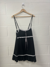 Load image into Gallery viewer, Edikted Dress Size Extra Large
