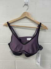Load image into Gallery viewer, Alo Sports Bra Size Large
