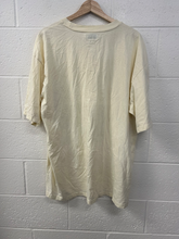 Load image into Gallery viewer, T-shirt Size Extra Large
