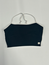 Load image into Gallery viewer, Vuori Athletic Top Size Medium
