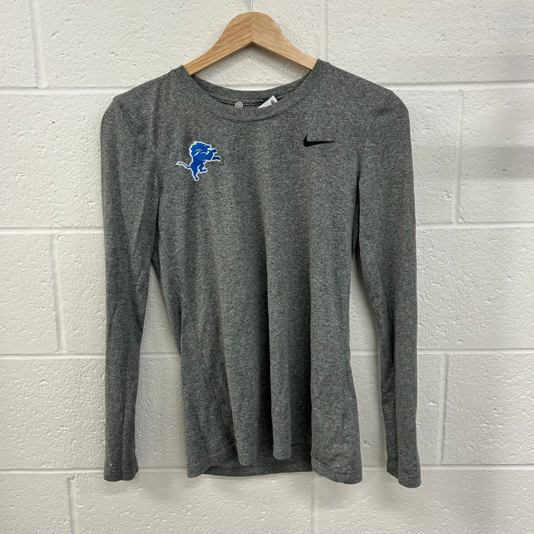 Nike Athletic Top Size Small