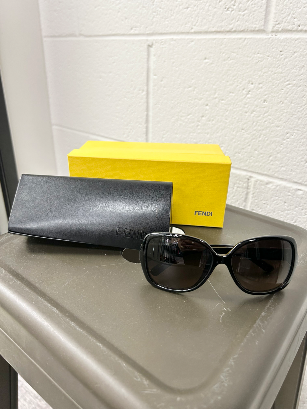 Sunglasses Fendi