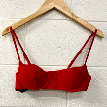 Load image into Gallery viewer, Princess Polly Tank Top Size Small
