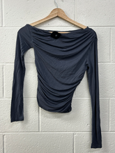 Load image into Gallery viewer, White Fox Long Sleeve Top Size Extra Small
