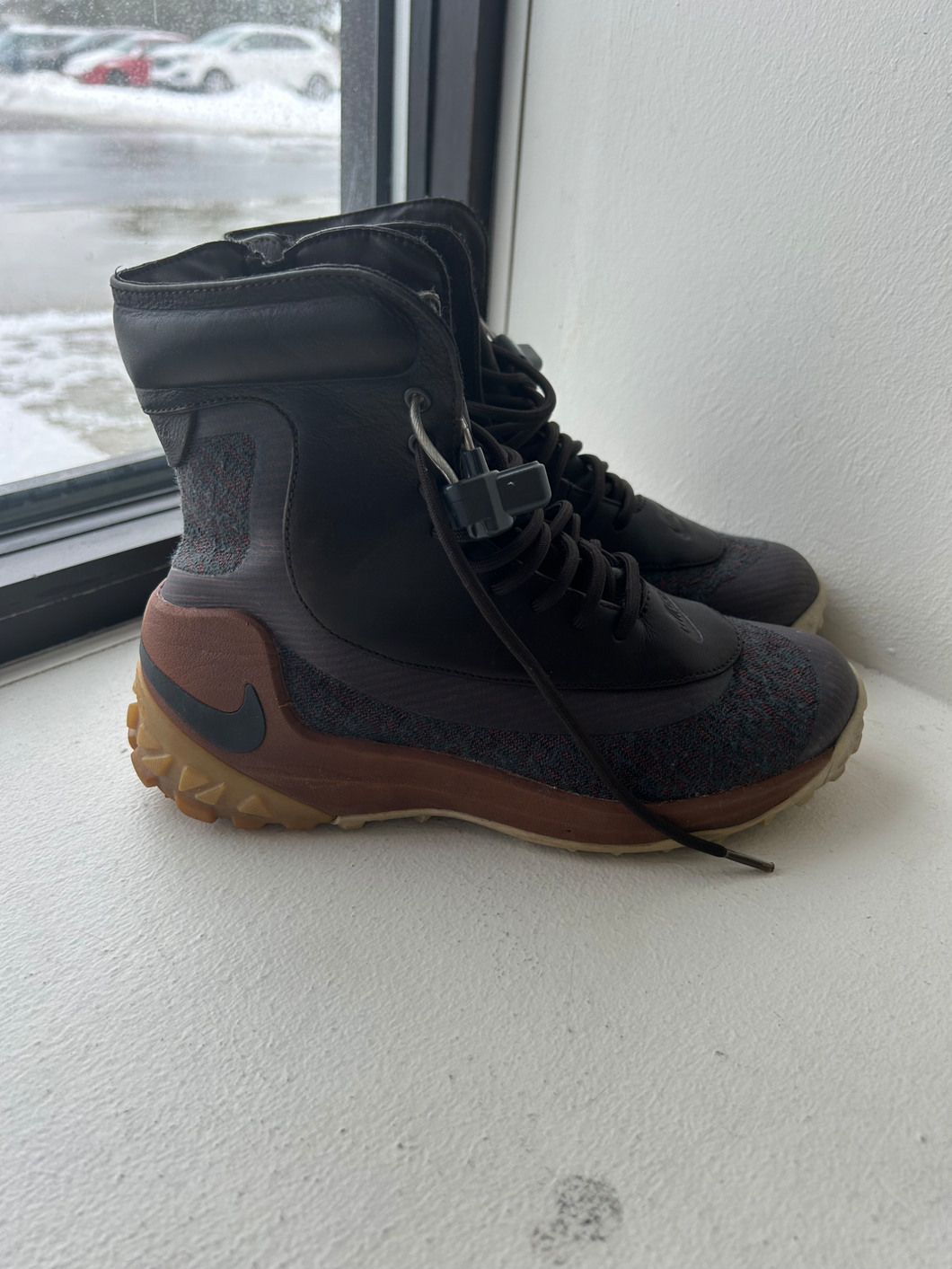 Nike Boots Womens 8