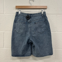 Load image into Gallery viewer, Shorts Size Small
