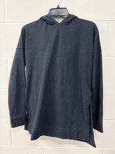 Load image into Gallery viewer, Lulu Lemon Sweatshirt Size Small
