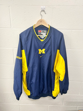 Load image into Gallery viewer, Nike Outerwear Size Extra Large
