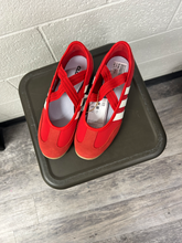 Load image into Gallery viewer, Adidas Casual Shoes Womens 6.5
