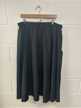 Load image into Gallery viewer, Long Skirt Size 3XL
