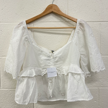 Load image into Gallery viewer, American Eagle Short Sleeve Top Size Small

