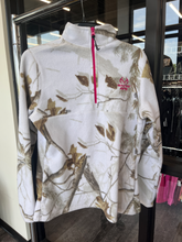 Load image into Gallery viewer, Real Tree Outerwear Size Medium
