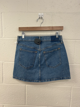Load image into Gallery viewer, Abercrombie &amp; Fitch Short Skirt Size Small
