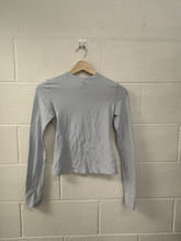 Load image into Gallery viewer, Skims Long Sleeve Top Size Small
